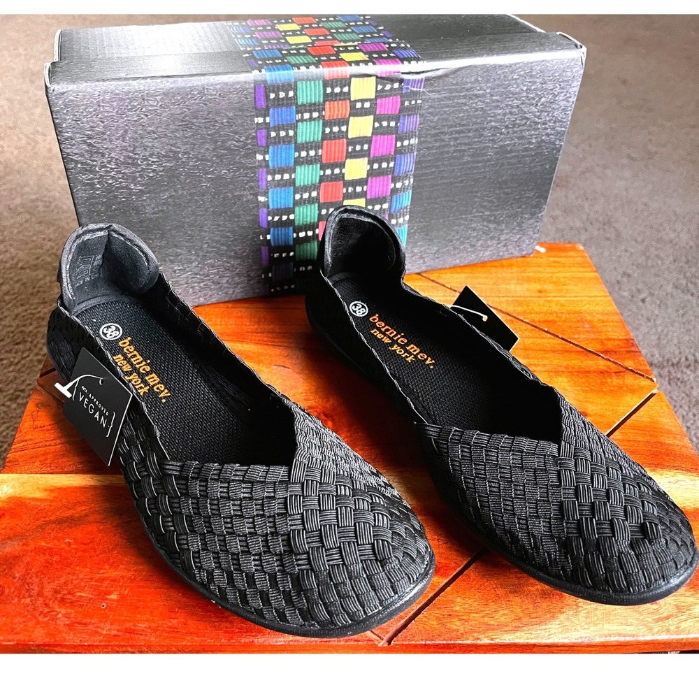 Bernie Mev Catwalk Black Woven Elastic Memory Foam Vegan Flats Womens 38/7